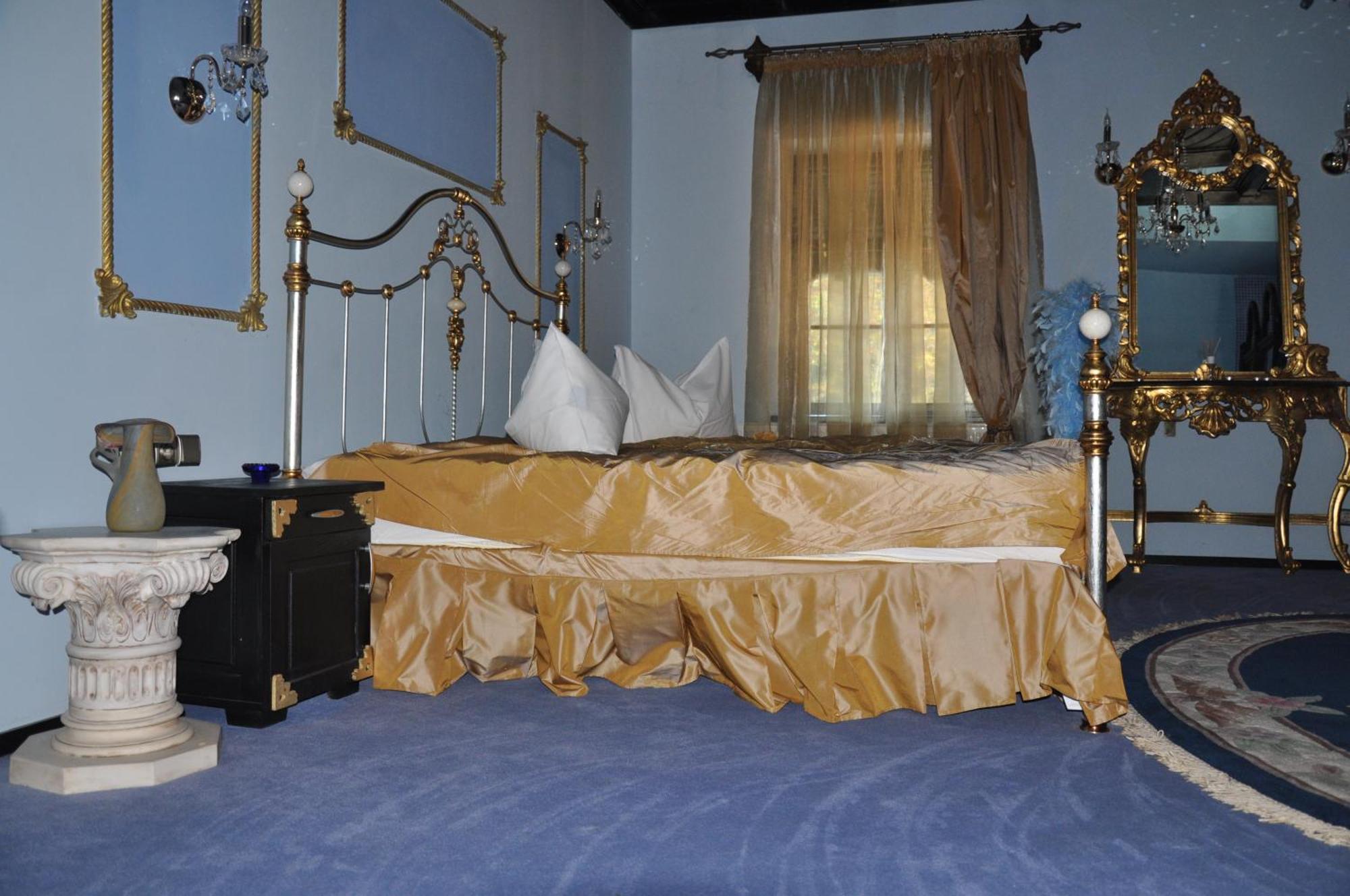 Casa Cu Farfurii Hotel Sinaia Room photo