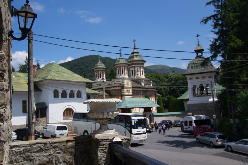 Casa Cu Farfurii Hotel Sinaia Exterior photo
